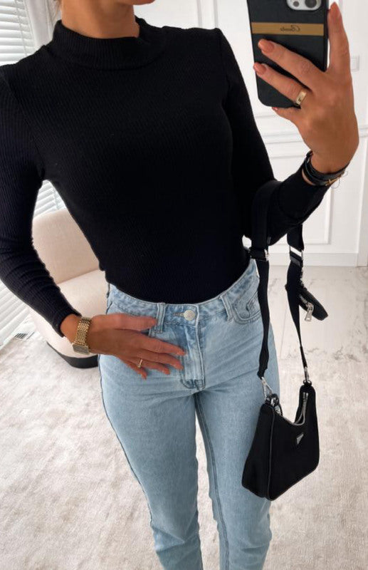 Gia Women's Solid Color Knit Long Sleeve Shirt