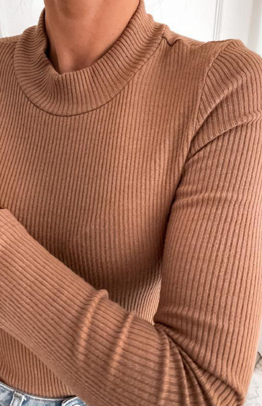 Gia Women's Solid Color Knit Long Sleeve Shirt