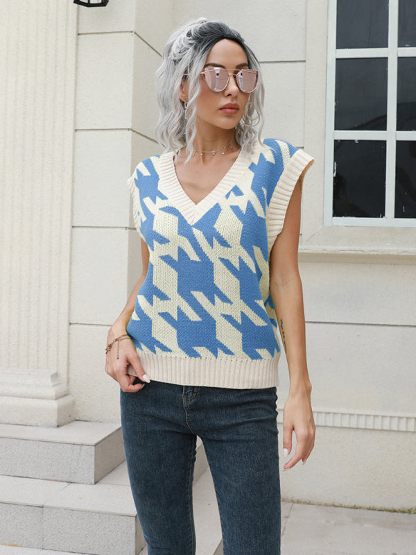 Robyn Women's Thousand Bird Check V-Neck Vest Sweater