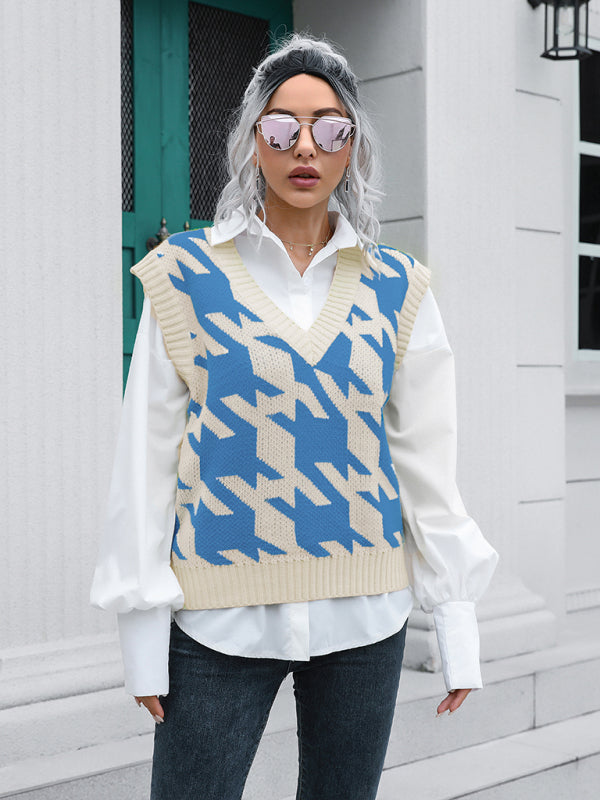 Robyn Women's Thousand Bird Check V-Neck Vest Sweater