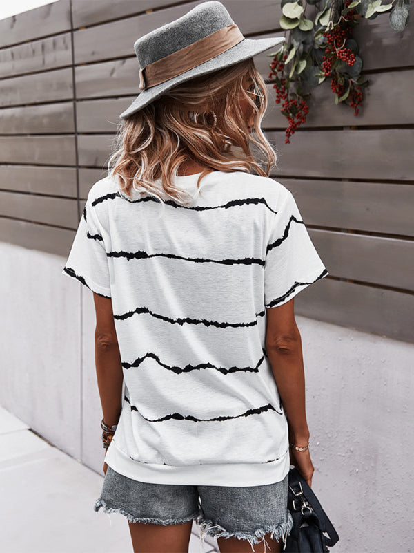 Casey Round Neck T-Shirt Positioning Flower Short Sleeve Ladies