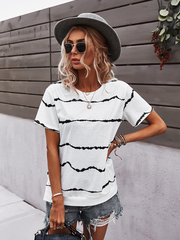 Casey Round Neck T-Shirt Positioning Flower Short Sleeve Ladies