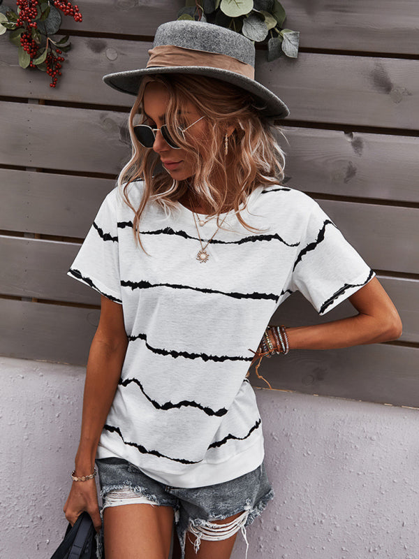 Casey Round Neck T-Shirt Positioning Flower Short Sleeve Ladies