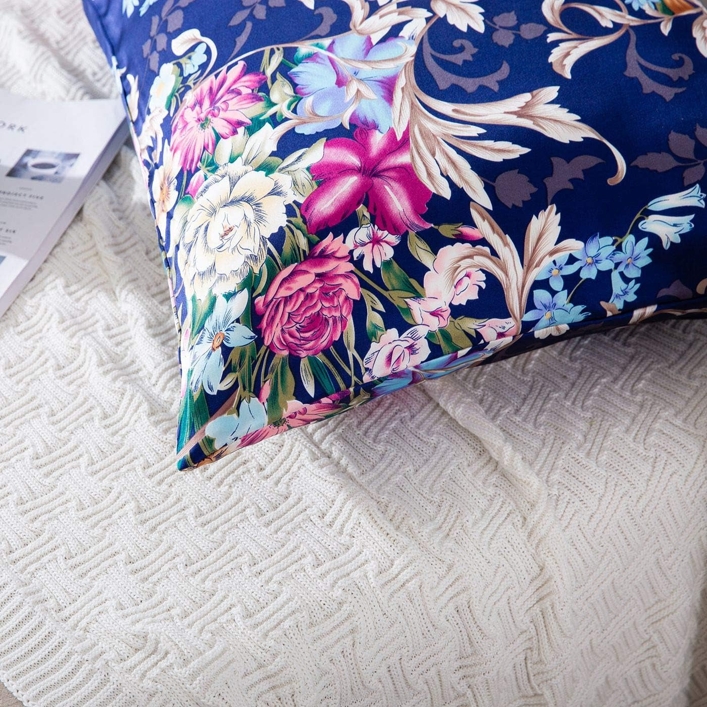 Silk Pillowcase for Hair and Skin with Hidden Zipper Print (Queen, Pattern4)