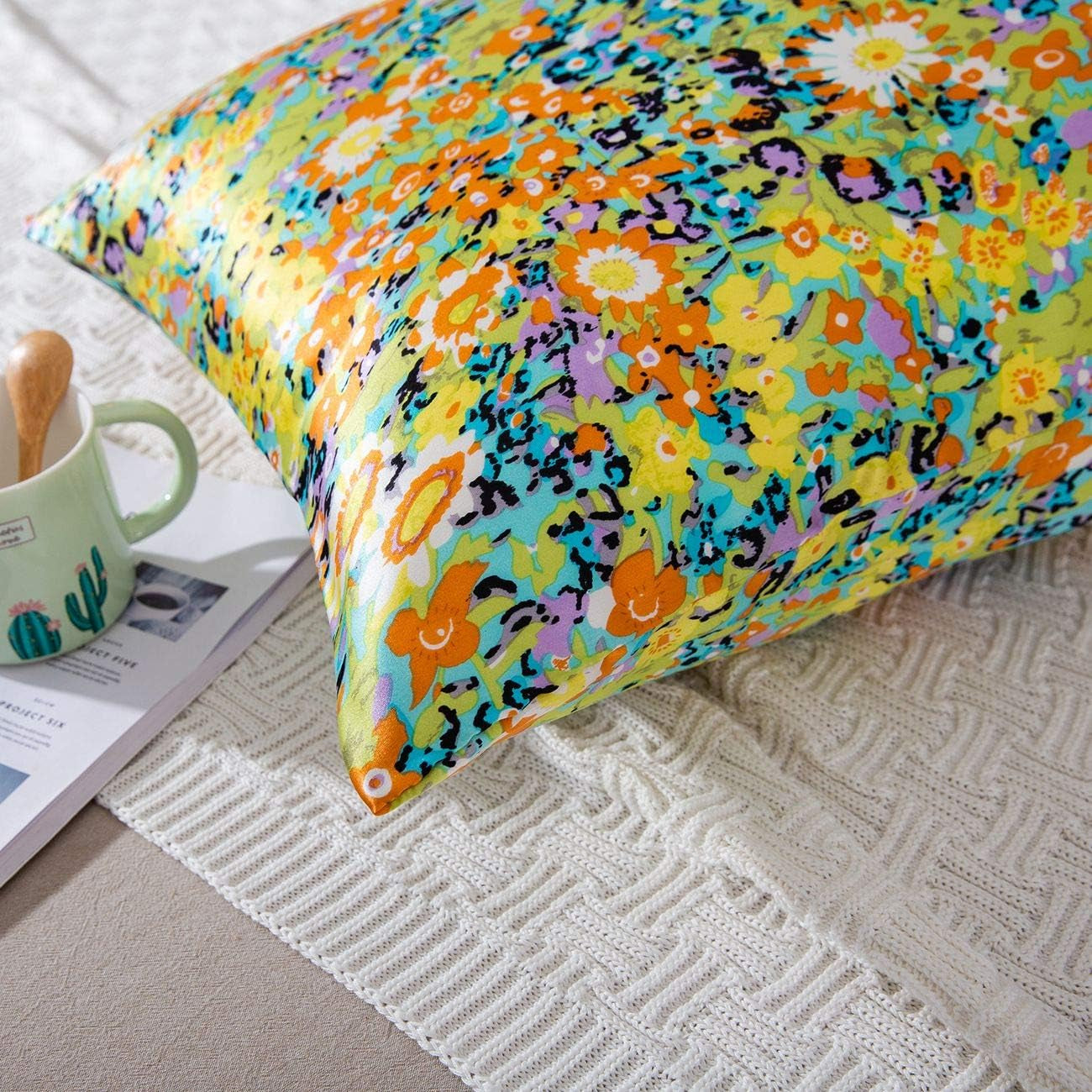 Silk Pillowcase for Hair and Skin with Hidden Zipper Print (Standard, Pattern14)