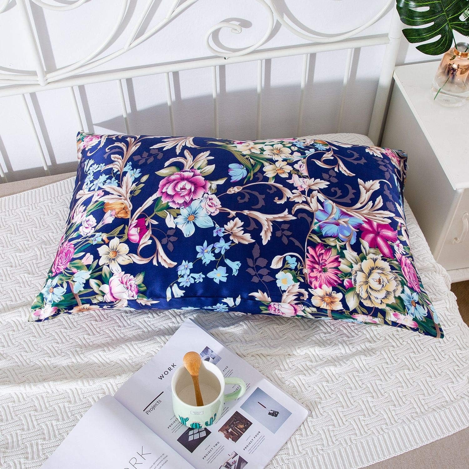 Silk Pillowcase for Hair and Skin with Hidden Zipper Print (Queen, Pattern4)